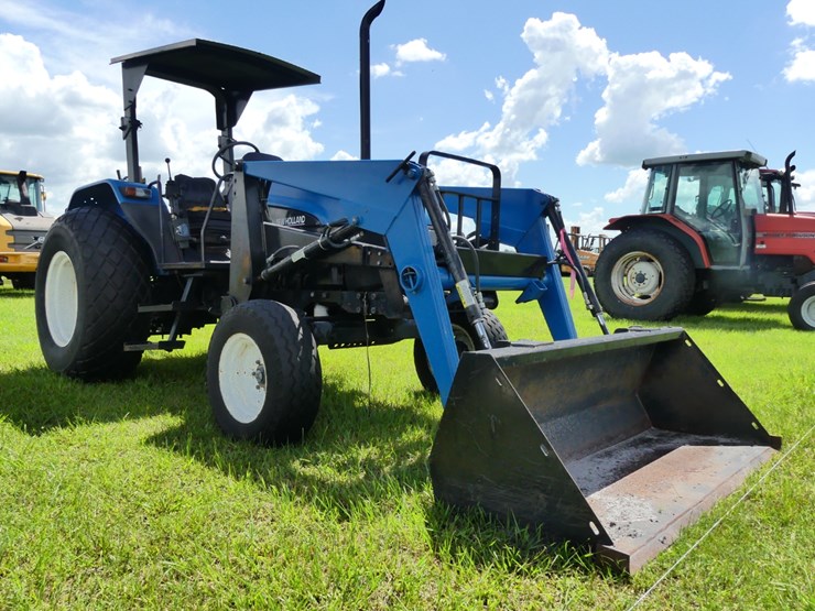 new-holland-4835-image-2