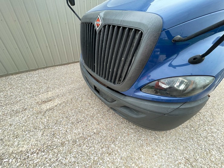 #108-•-2020-international-semi-tractor-(has-wi-title)-(denmark,-wi)-image-13