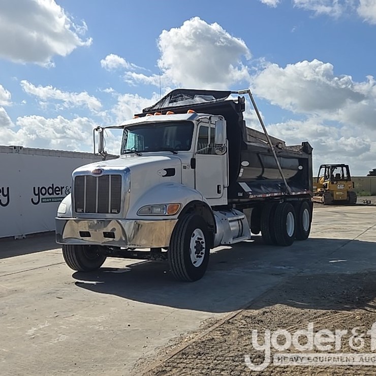 2018 PETERBILT 348