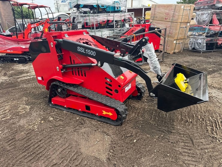 new-sd-lanch-co-mini-diesel-stand-on-skidloader-model-ssl1500-image-4