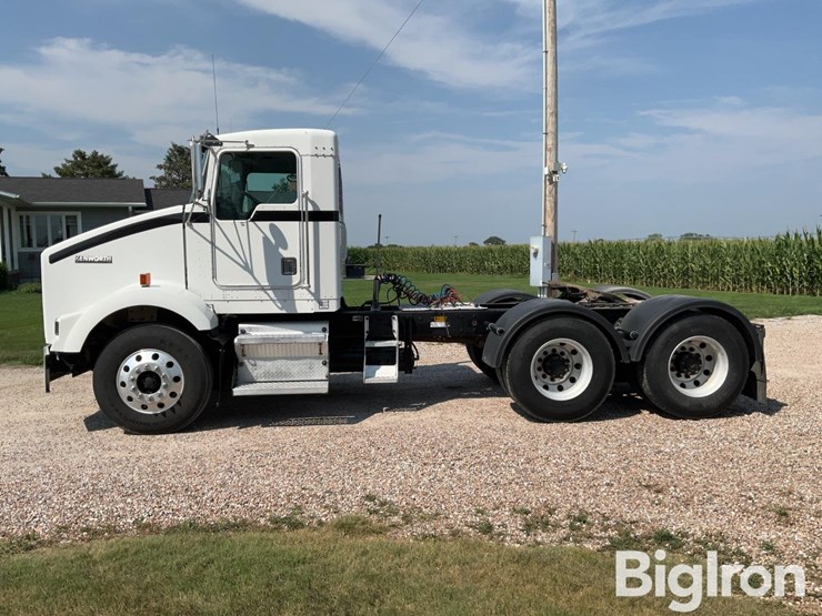 1999-kenworth-t800-image-8