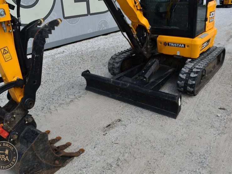 2024-jcb-35z-1-image-18