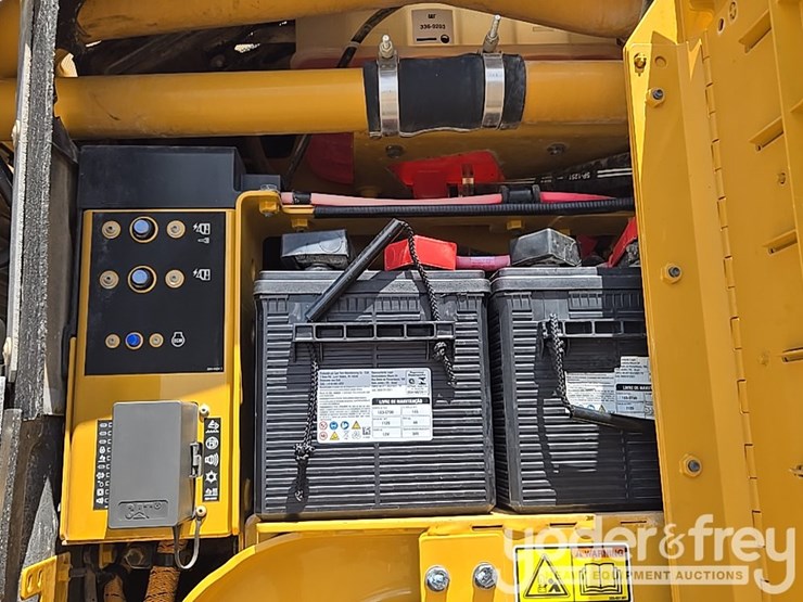 2016-caterpillar-140m3-awd-image-50