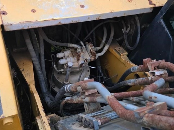 2011-deere-240d-lc-image-71
