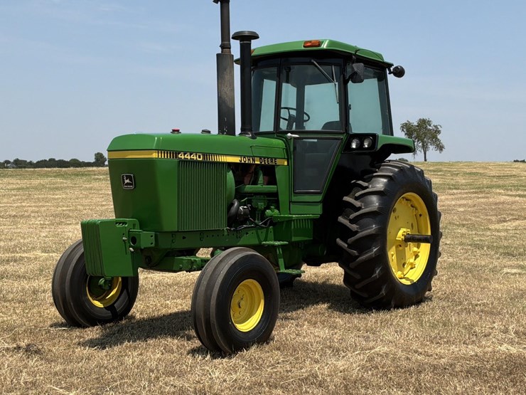 1981-john-deere-4440-image-1