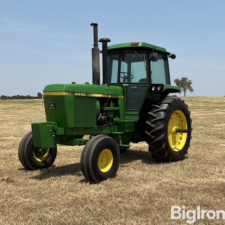 1981 JOHN DEERE 4440