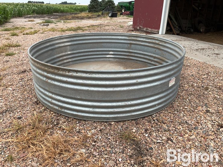 farmaster-575-gal-livestock-tank-image-3