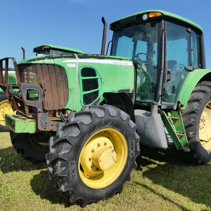 JOHN DEERE 7130
