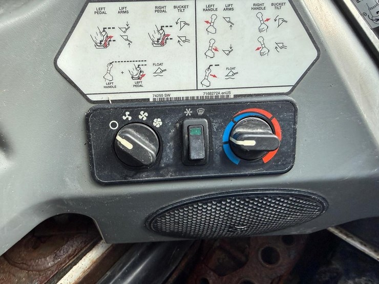 2017-bobcat-s590-image-25