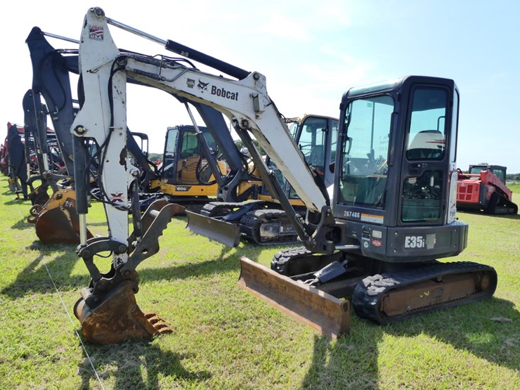 2015-bobcat-e35i-image-1