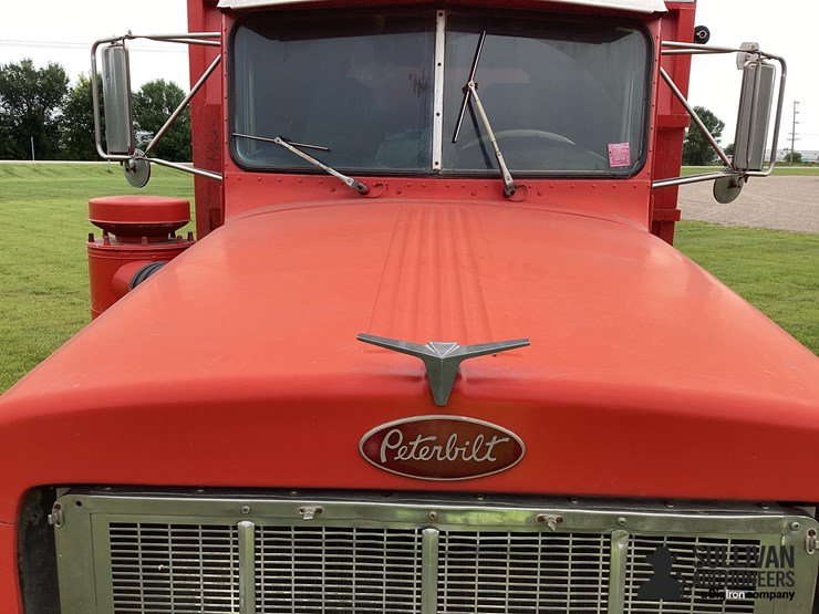 1986-peterbilt-349-image-16