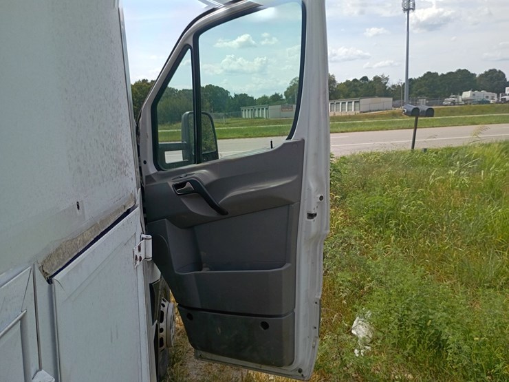 2008-dodge-sprinter-3500-image-41