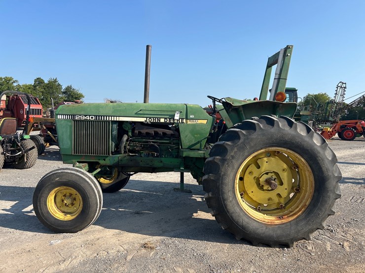 john-deere-2940-image-2