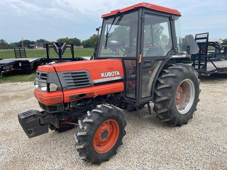 #237-•-1998-kubota-l4200-4-x-4-diesel-(helenville,-wi)-image-1