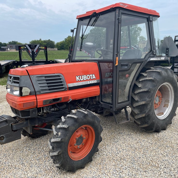 #237 • 1998 Kubota L4200 4 x 4 Diesel (Helenville, WI)