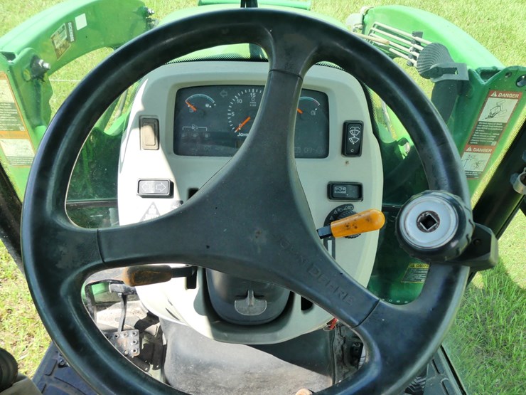 john-deere-3520-image-17