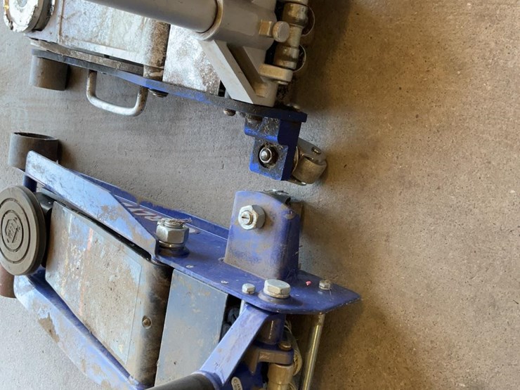 assorted-floor-jacks-image-11
