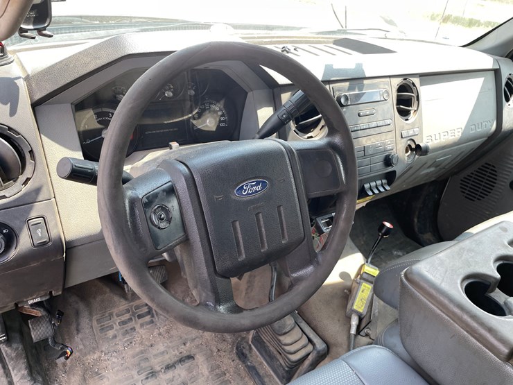 2013-ford-f550-image-33