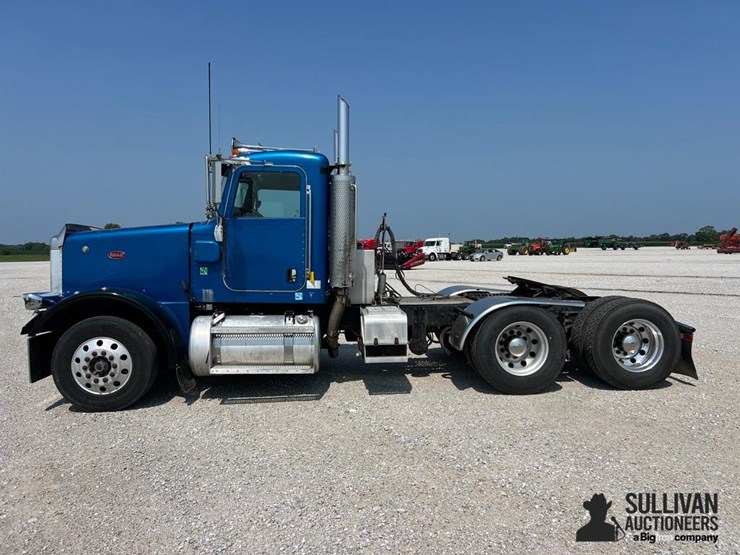 2007-peterbilt-378-image-8