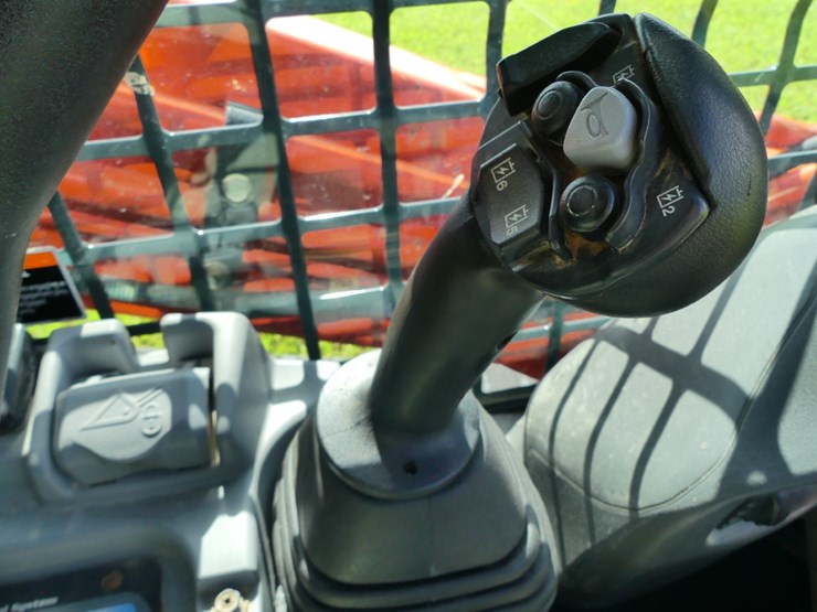 2024-kubota-svl97-2-image-16