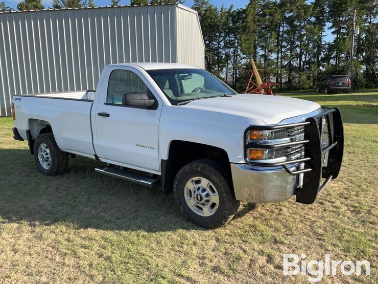 2018-chevrolet-silverado-2500hd-image-3