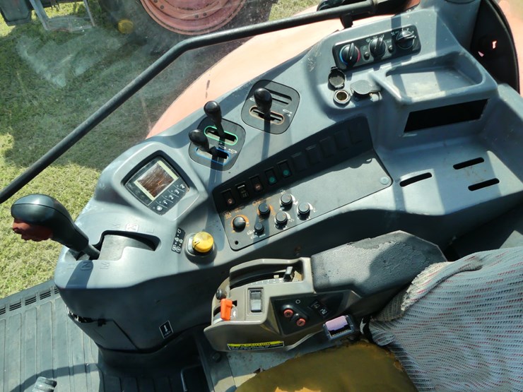 2015-kubota-m135gx-image-14