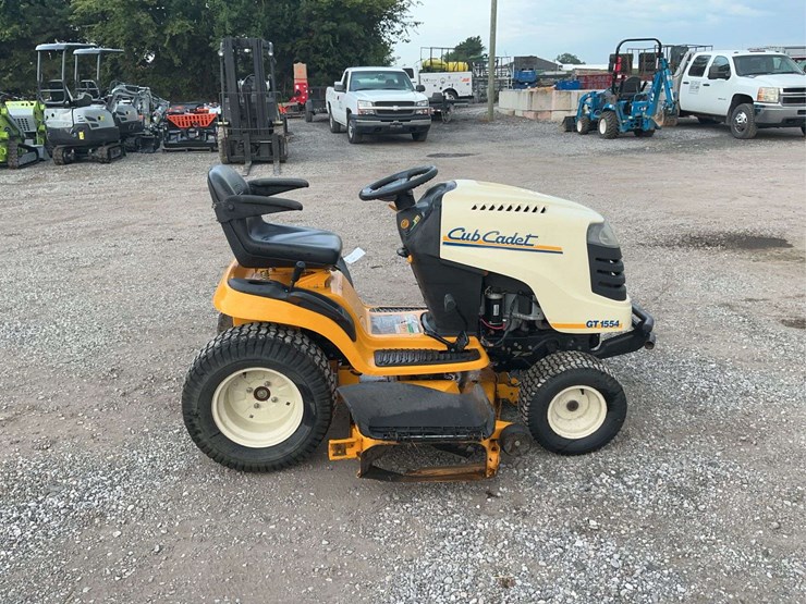cub-cadet-gt1554-image-2