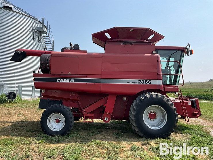 2000-case-ih-2366-image-4