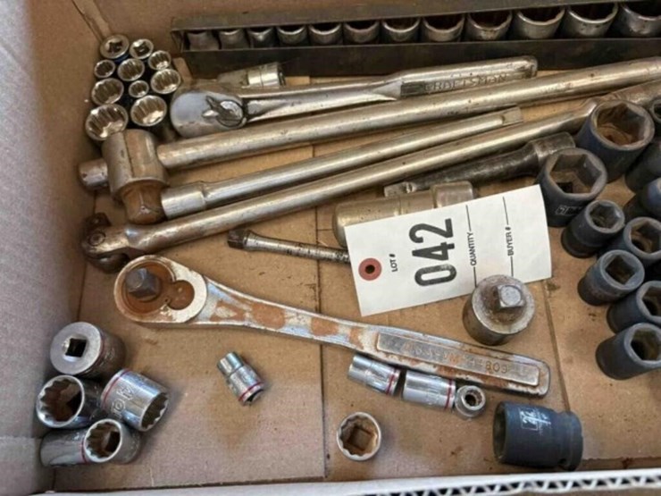 assort-of-sockets-image-4