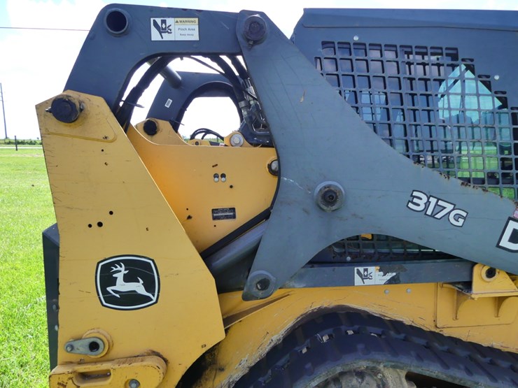 deere-317g-image-7