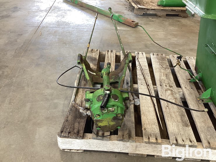 john-deere-4240-image-2