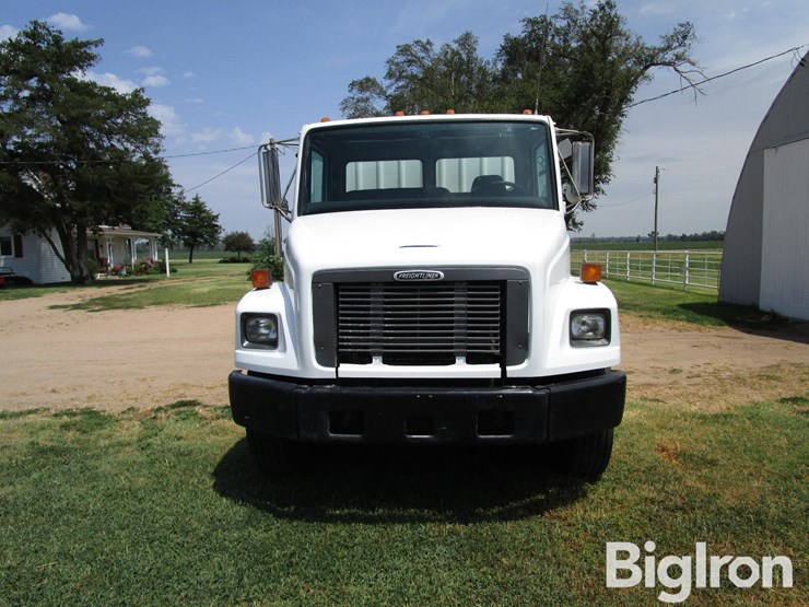 1997-freightliner-fl80-image-2