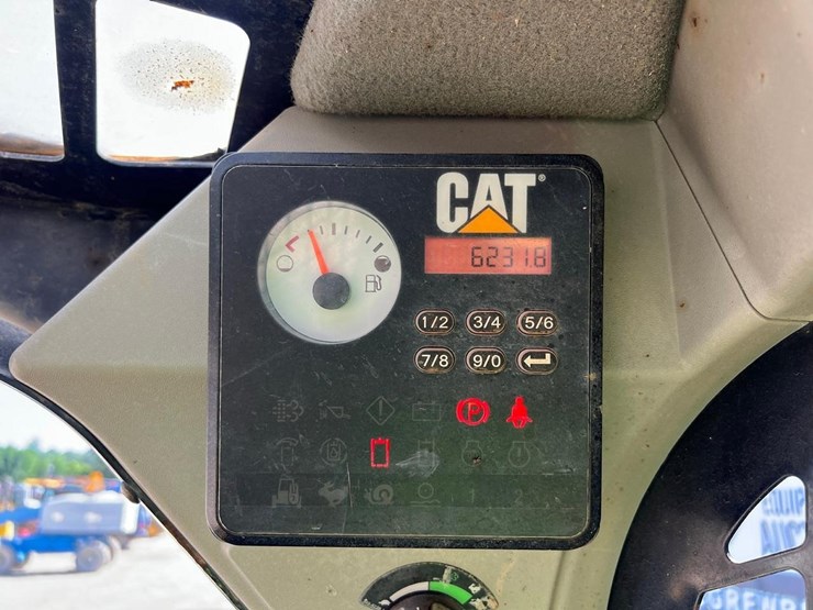 2014-caterpillar-279d-image-19