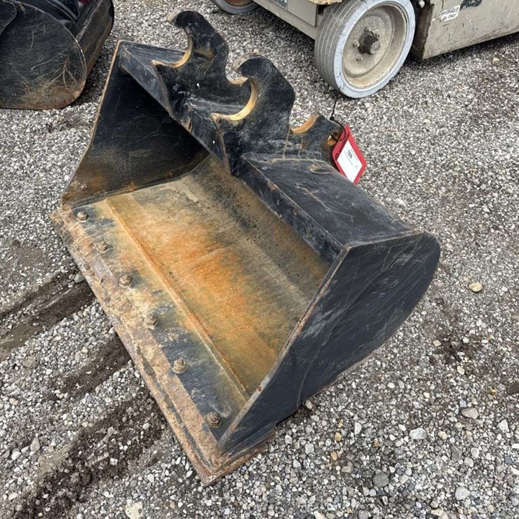 36in Smooth Mini-Excavator Bucket