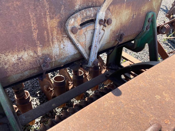 #640-•-brillion-300-seeder-(mason,-wi)-image-13
