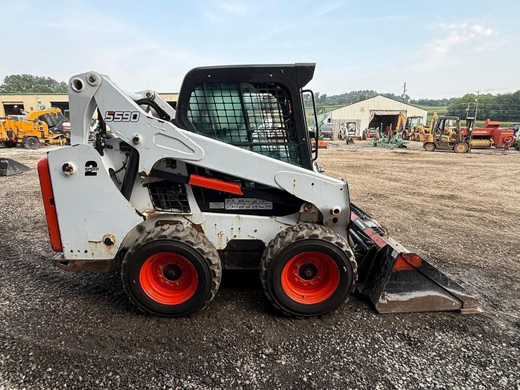 2021-bobcat-s590-image-5