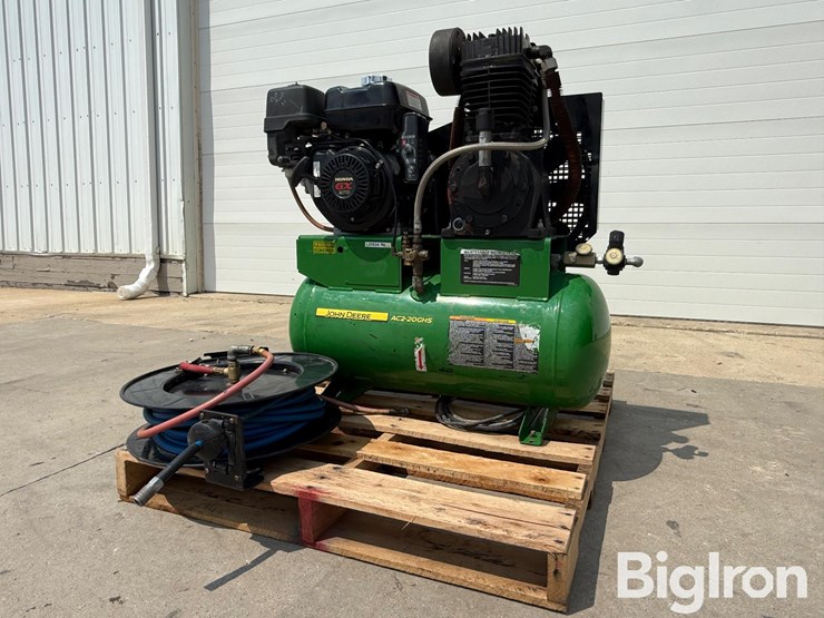 john-deere-am2-sh09-20j-portable-air-compressor-image-1