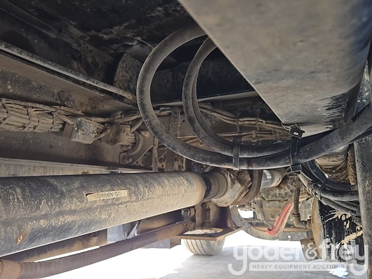 2018-peterbilt-348-image-36