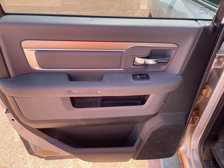 2013-dodge-1500-image-54