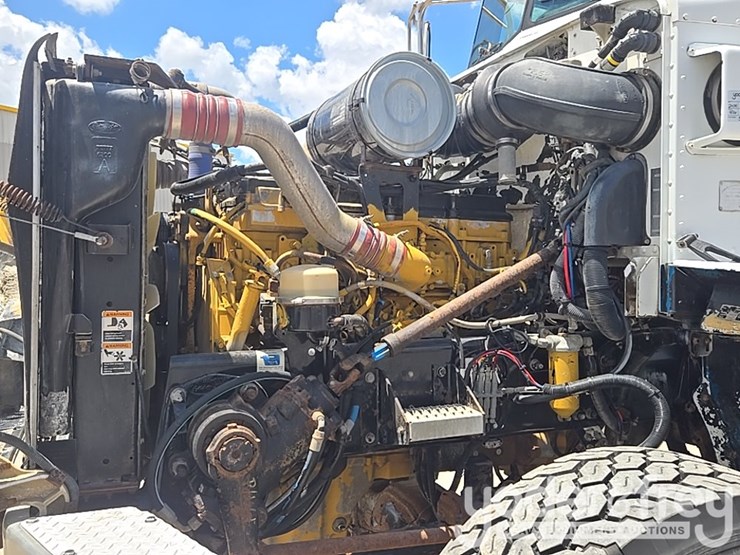 2005-peterbilt-357-image-47