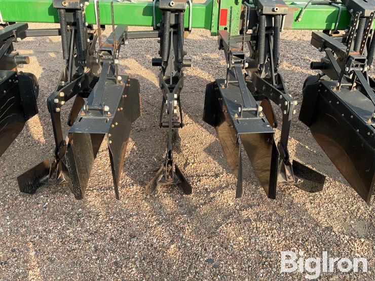 b&h-16r30-hiller-image-15