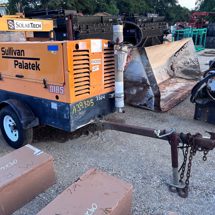 #3504 • SULLIVAN PALATEK AIR COMPRESSOR ON TRAILER
