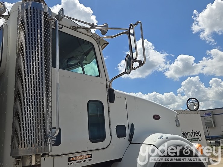 2005-peterbilt-357-image-59