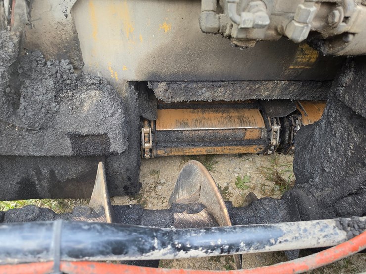caterpillar-ap-1055f-image-47