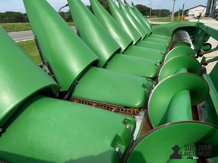 2014-john-deere-608c-stalkmaster-image-9