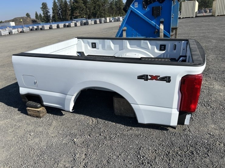 2025-ford-f350-image-5