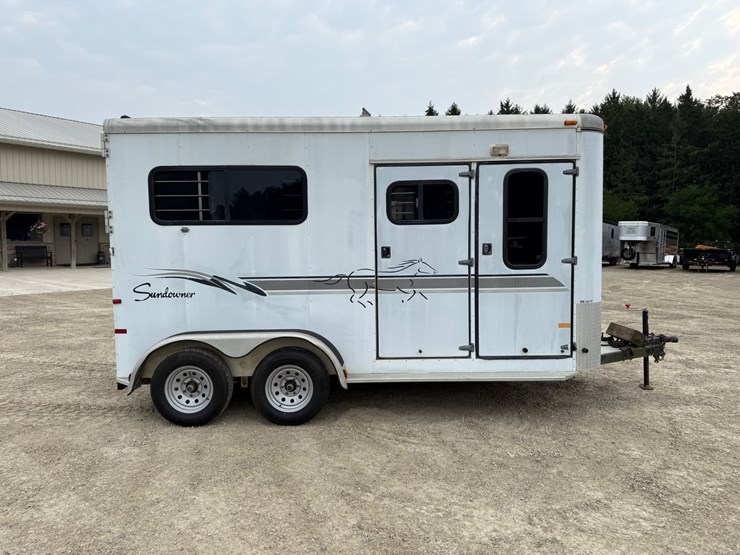 #423-•-2000-sundowner-horse-trailer-(il-title)-(helenville,-wi)-image-4