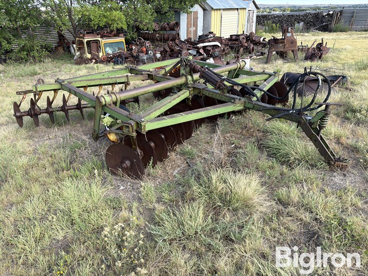 john-deere-12-image-3