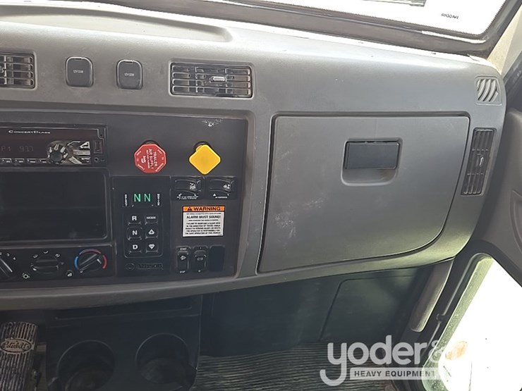 2018-peterbilt-348-image-69