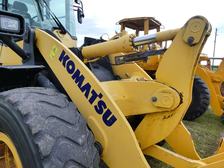 komatsu-wa320-image-12